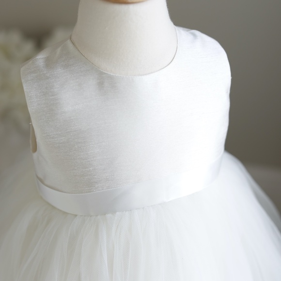 Ivory Flower Girl Dress Silk Blend Tulle Satin Ribbon Sash NWT LOVELY! - Picture 2 of 7